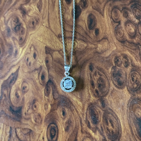 💎HOST PICK 💎🥹 CIRCLE FAKE DIAMOND THIN CHAIN NECKLACE 💎⛓️ - Picture 6 of 12